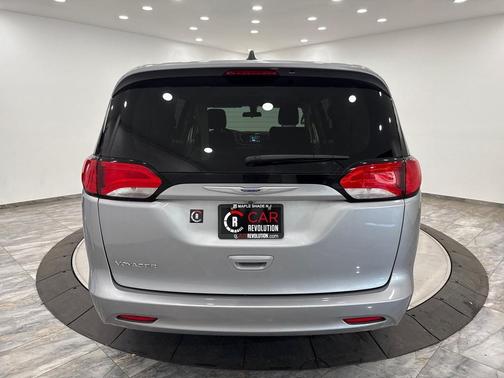 2020 Chrysler Voyager L