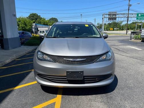 2020 Chrysler Voyager L