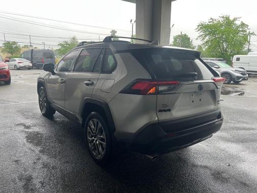 2022 Toyota RAV4 XLE Premium
