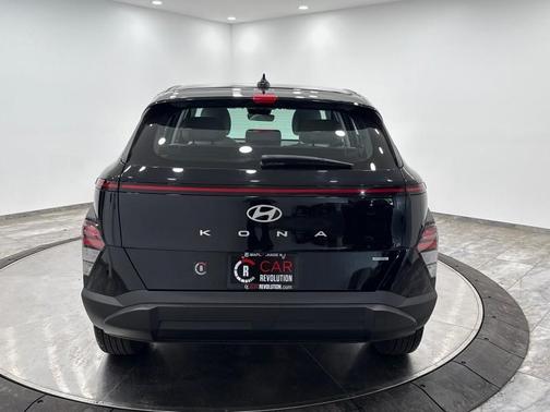 2024 Hyundai KONA SE