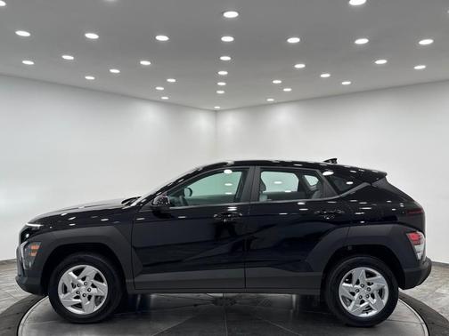 2024 Hyundai KONA SE