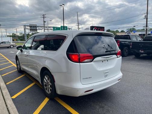2020 Chrysler Voyager LX