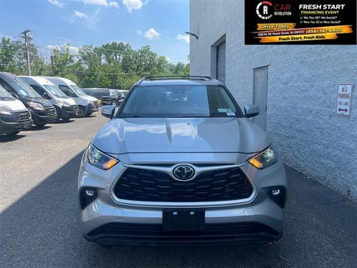 Silver 2022 Toyota Highlander XLE