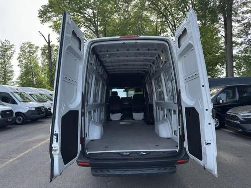 2023 Mercedes-Benz Sprinter 2500 HR GAS 170''