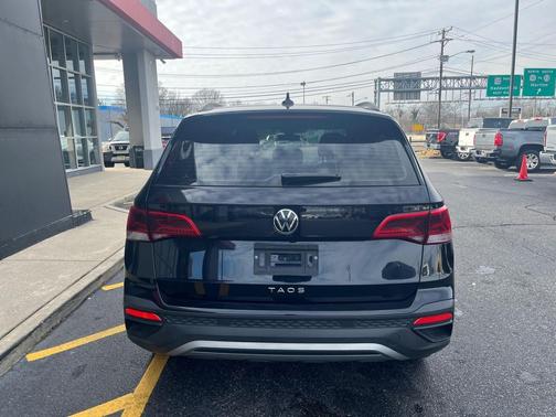 2024 Volkswagen Taos S FWD