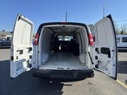 2023 GMC Savana 2500 Work Van