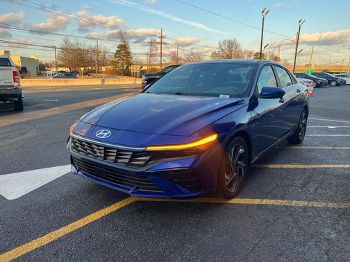 2025 Hyundai ELANTRA SEL Convenience