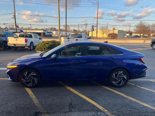 2025 Hyundai ELANTRA SEL Convenience