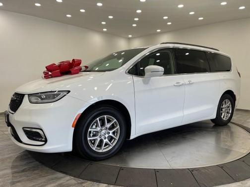 2022 Chrysler Pacifica Touring-L
