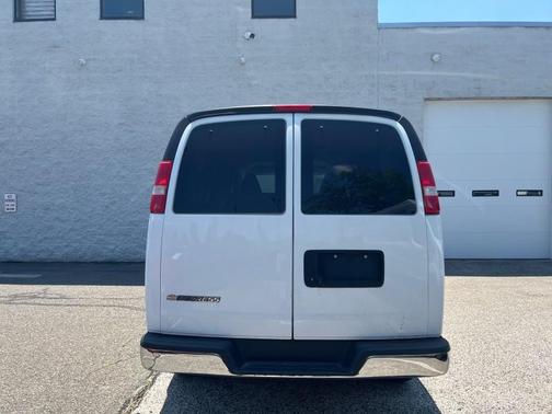 2018 Chevrolet Express 2500 LT