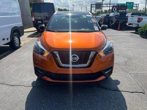 2019 Nissan Kicks SR