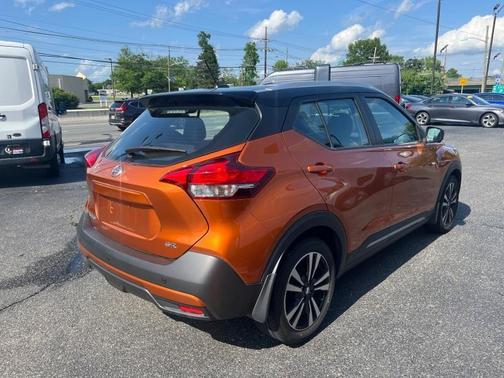 2019 Nissan Kicks SR