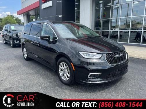 2022 Chrysler Pacifica Touring-L