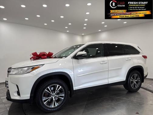 2019 Toyota Highlander LE