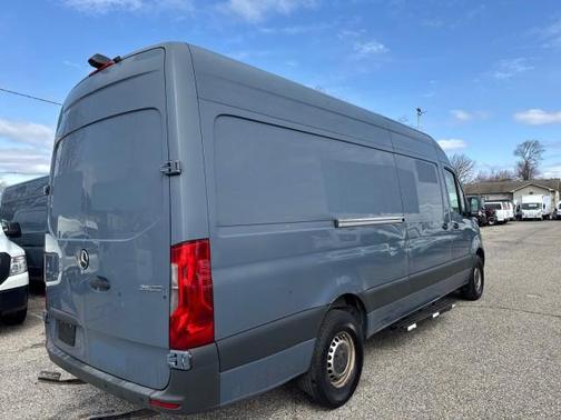 2019 Mercedes-Benz Sprinter 2500 HR 170''