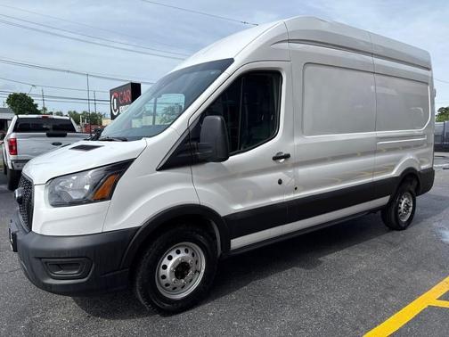 2022 Ford Transit-250 Base