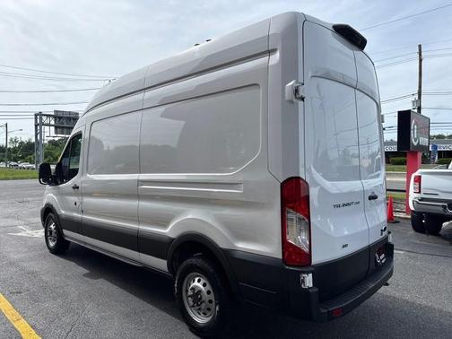 2022 Ford Transit-250 Base