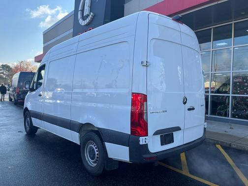 2025 Mercedes-Benz Sprinter 2500 ROOF 4-CYL DIESEL 144