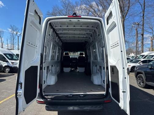 2023 Mercedes-Benz Sprinter 2500 HR GAS 170''