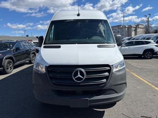 2023 Mercedes-Benz Sprinter 2500 HR GAS 170''