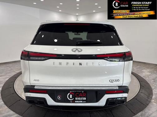 2023 INFINITI QX60 Luxe