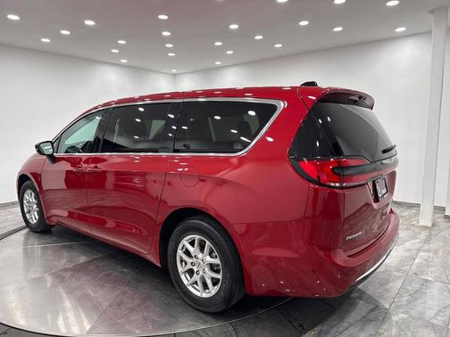 2024 Chrysler Pacifica Touring-L