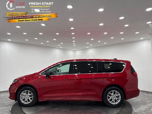 2024 Chrysler Pacifica Touring-L