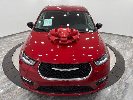 2024 Chrysler Pacifica Touring-L