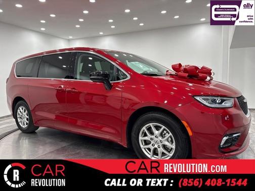 2024 Chrysler Pacifica Touring-L