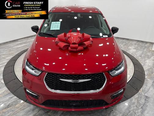 2024 Chrysler Pacifica Touring-L