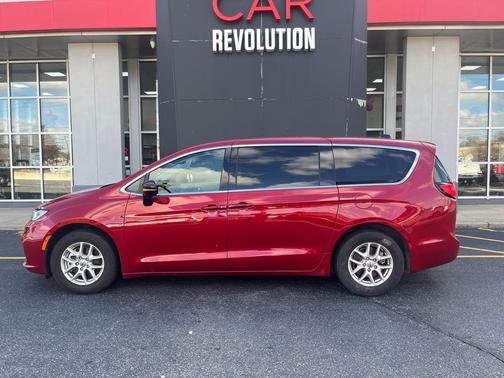 2024 Chrysler Pacifica Touring-L
