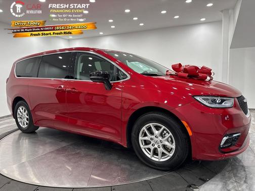 2024 Chrysler Pacifica Touring-L