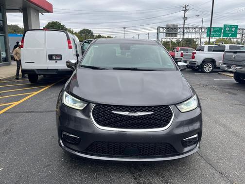 2022 Chrysler Pacifica Hybrid Limited