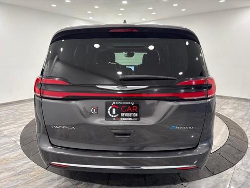 2022 Chrysler Pacifica Hybrid Limited