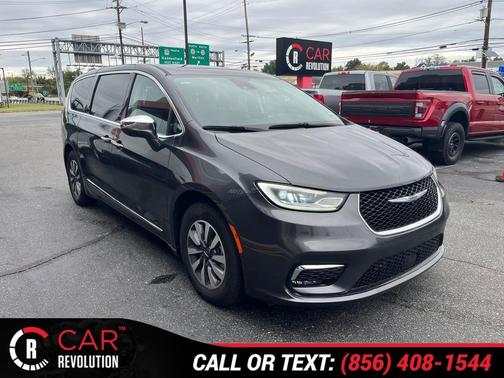 2022 Chrysler Pacifica Hybrid Limited