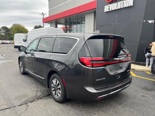 2022 Chrysler Pacifica Hybrid Limited