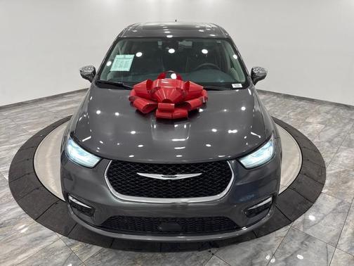 2022 Chrysler Pacifica Hybrid Limited