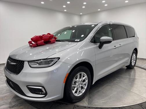 2023 Chrysler Pacifica Touring-L