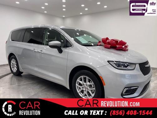 2023 Chrysler Pacifica Touring-L