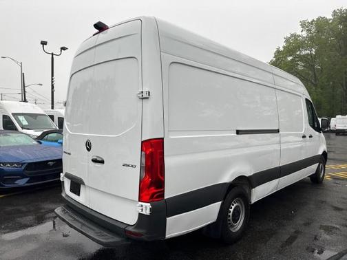 2023 Mercedes-Benz Sprinter 2500 HR GAS 170''