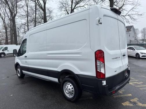 2022 Ford Transit-250 T-250 148'' MR