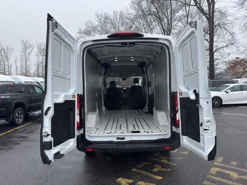 2022 Ford Transit-250 T-250 148'' MR