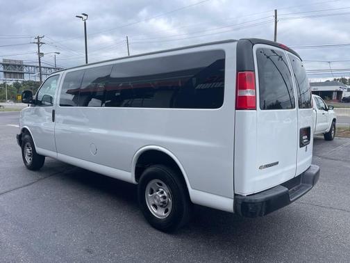 2023 Chevrolet Express 3500 LS