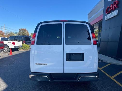 2017 Chevrolet Express 3500 LT