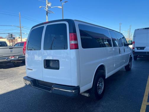 2017 Chevrolet Express 3500 LT