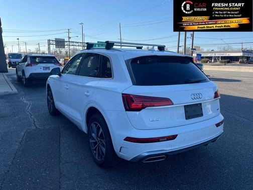 2022 Audi Q5 45 S line quattro Premium