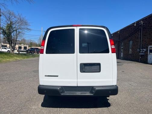 2022 Chevrolet Express 3500 LS