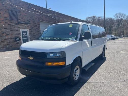 2022 Chevrolet Express 3500 LS