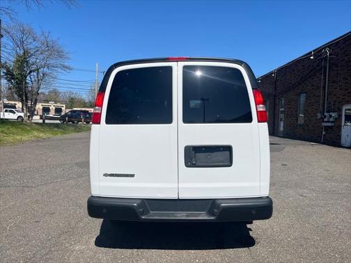 2022 Chevrolet Express 3500 LS