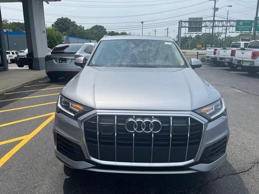 2022 Audi Q7 55 Premium